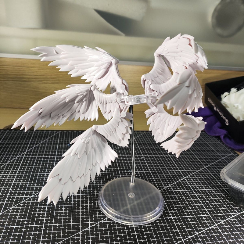 Action Figure Stand - 白と黒の6羽の天使の羽モデルアクセサリー、アニメアクションフィギュアのカスタマイズ用、フィギュア本体やスタンドは含まれません。