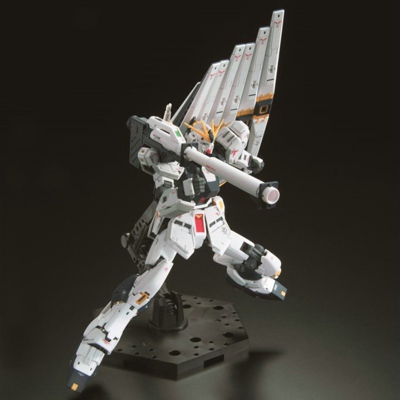 在庫あり バンダイ RG 1/144 RX-93 νガンダム - Bandai Model Gundam Rg のレビューと価格