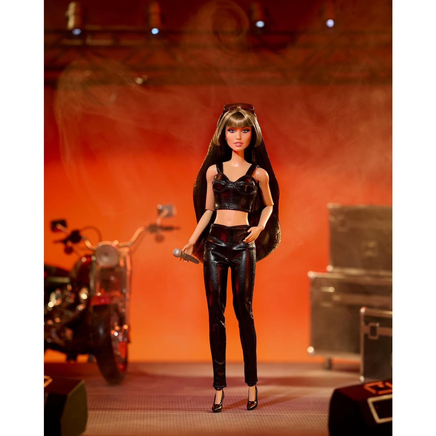 マテル社製、マイリー・サイラスのシグネチャーダール、可動式関 - Mattel Toy Barbie のレビューと価格